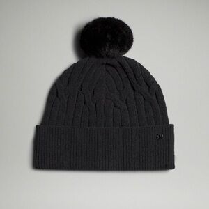 Lululemon Women's Black Cable-Knit Pom-Pom Beanie NWT